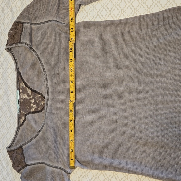 Ladies Top from Maurices Size M - Picture 9 of 11